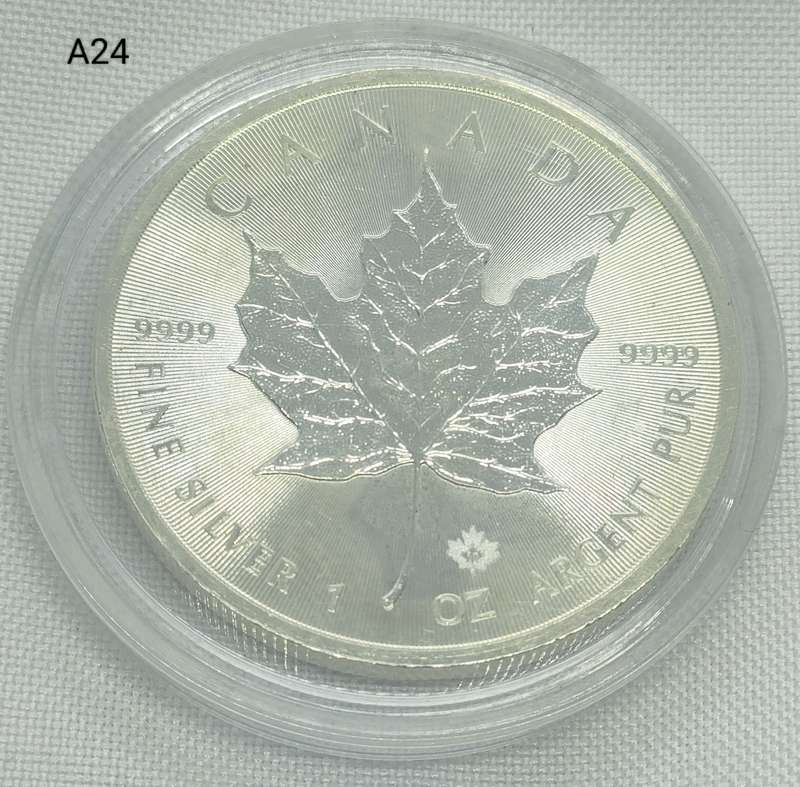 2017 Canadian Maple coin - 5 dollars - 1 oz .999 fine silver - in capsule