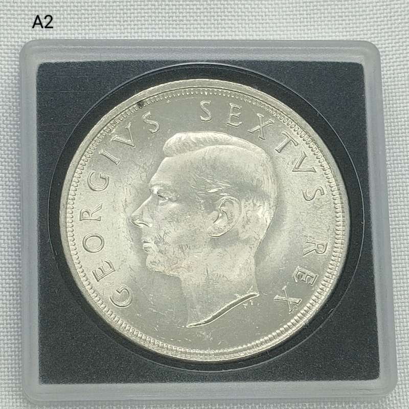 1949 Crown - 5 shillings - Union of South Africa - .800 silver - in perspex holder