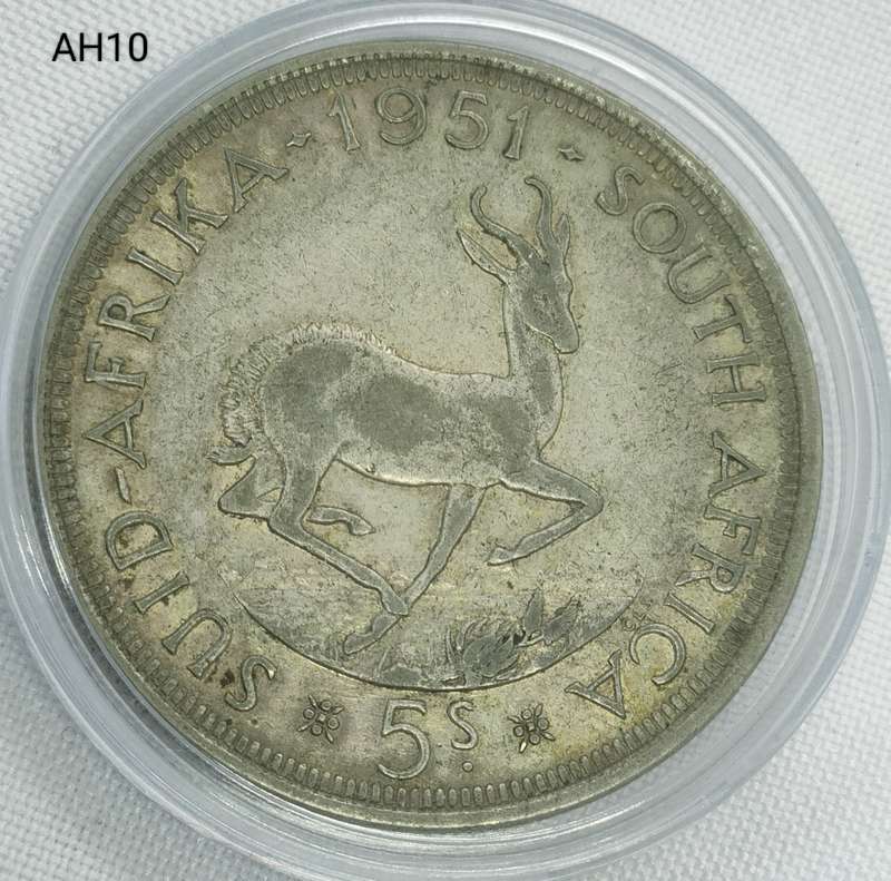 1951 Union of SA crown - 5 shillings - .500 silver - in capsule