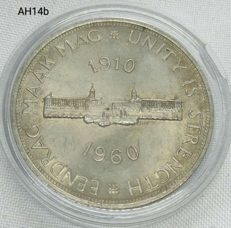 1960 Union of SA crown - 5 shillings - .500 silver - in capsule