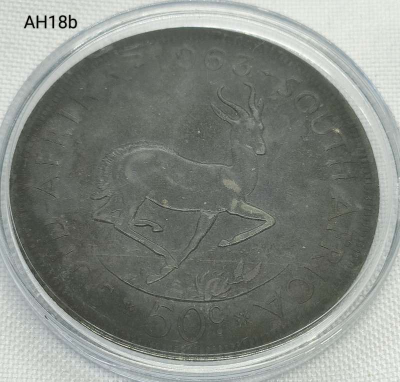1963 Republic of SA crown - 50 c - .500 silver - in capsule