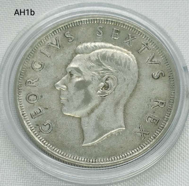 1952 Union of SA crown - 5 shillings - .500 silver - in capsule