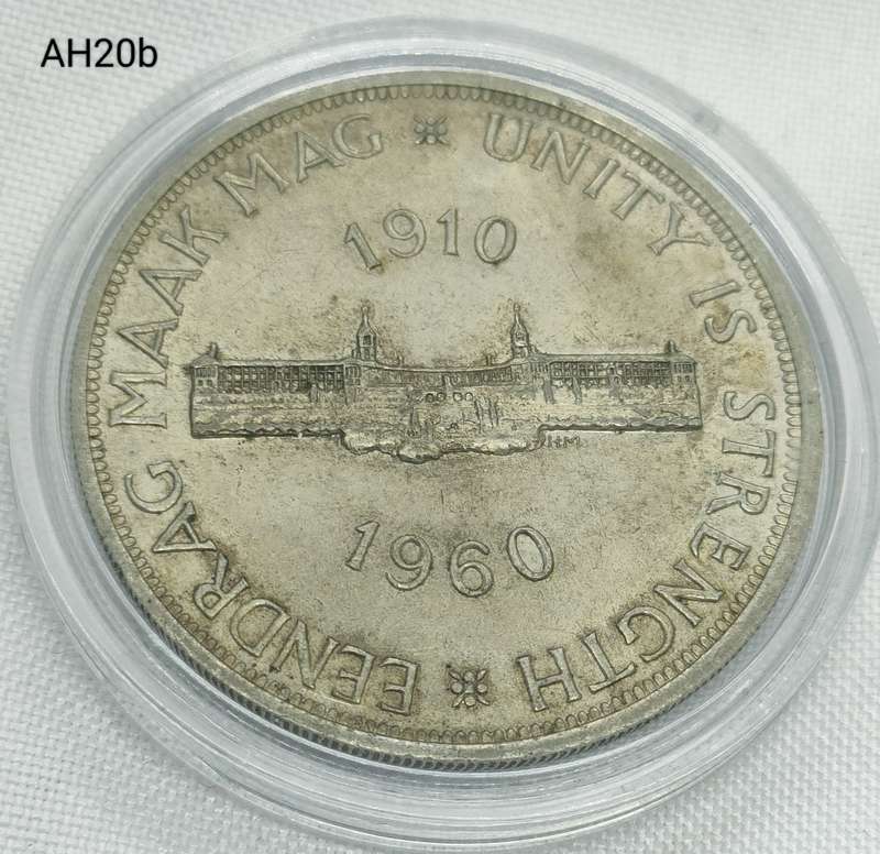 1960 Union of SA crown - 5 shillings - .500 silver - in capsule
