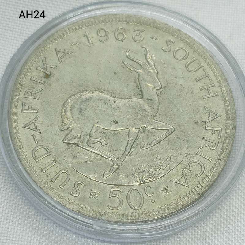 1963 Republic of SA crown - 50 c - .500 silver - in capsule