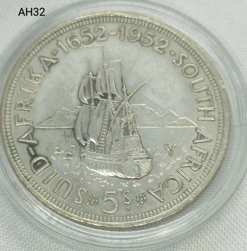 1952 Union of SA crown - 5 shillings - .500 silver - in capsule