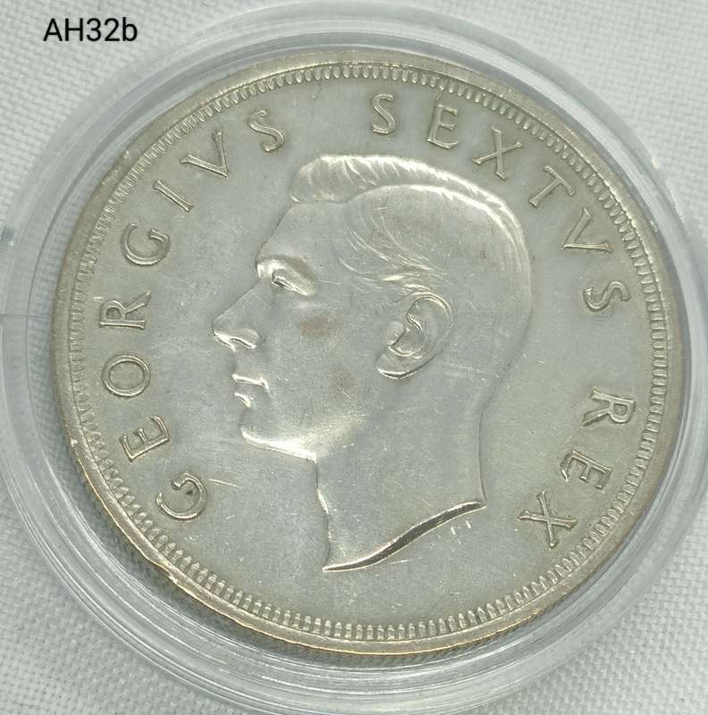1952 Union of SA crown - 5 shillings - .500 silver - in capsule