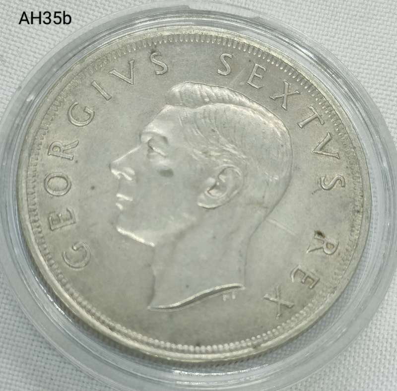 1952 Union of SA crown - 50c - .500 silver - in capsule