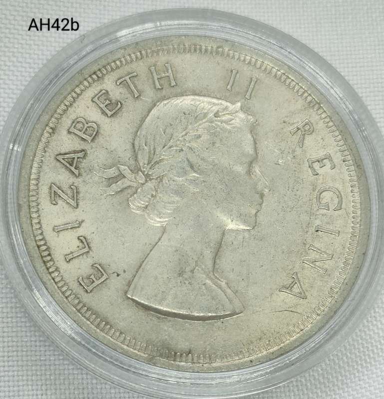 1953 Union of SA crown - 5 shillings - .500 silver - in capsule