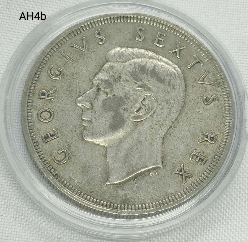 1952 Union of SA crown - 5 shillings - .500 silver - in capsule