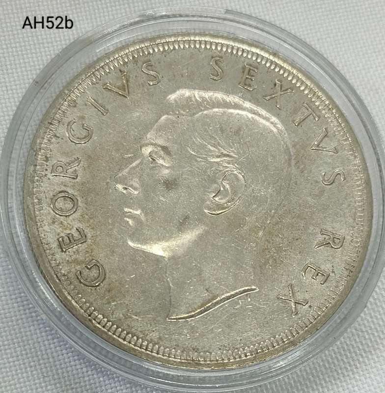 1951 Union of SA crown - 5 shillings - .500 silver - in capsule