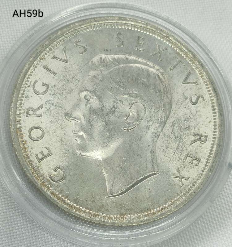 1952 Union of SA crown - 5 shillings - .500 silver - in capsule