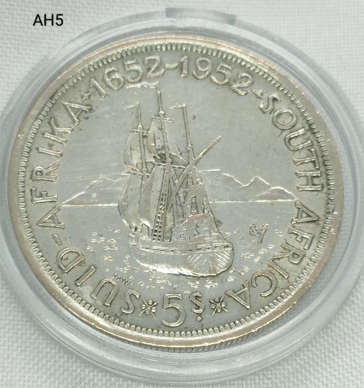 1952 Union of SA crown - 5 shillings - .500 silver - in capsule