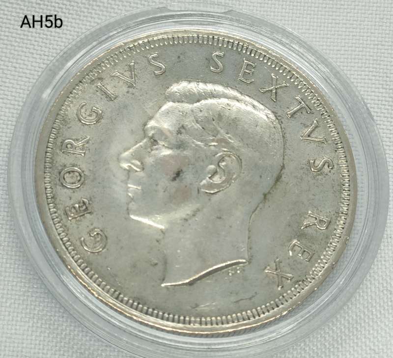 1952 Union of SA crown - 5 shillings - .500 silver - in capsule