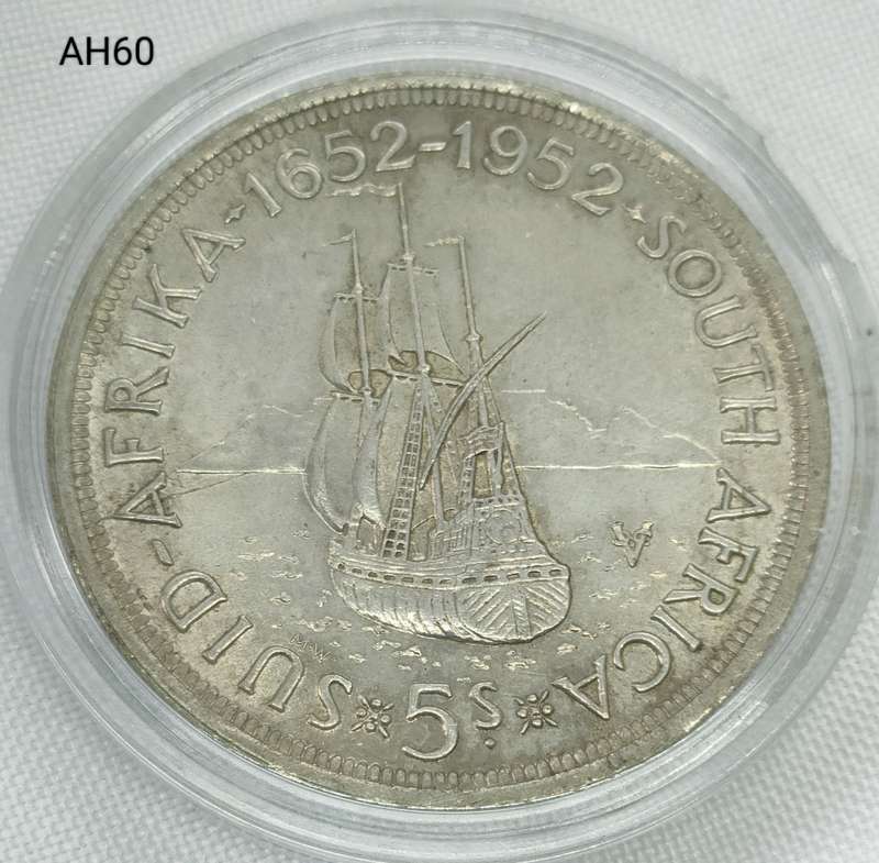 1952 Union of SA crown - 5 shillings - .500 silver - in capsule