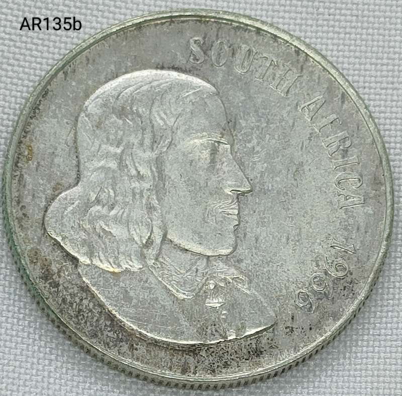1966 RSA - R1 - .800 silver - in capsule