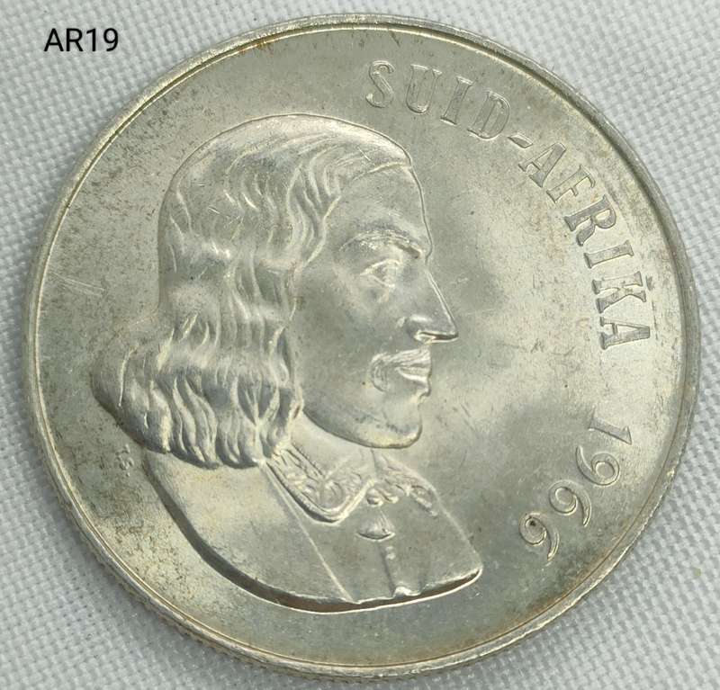 1966 RSA - R1 - .800 silver - in capsule