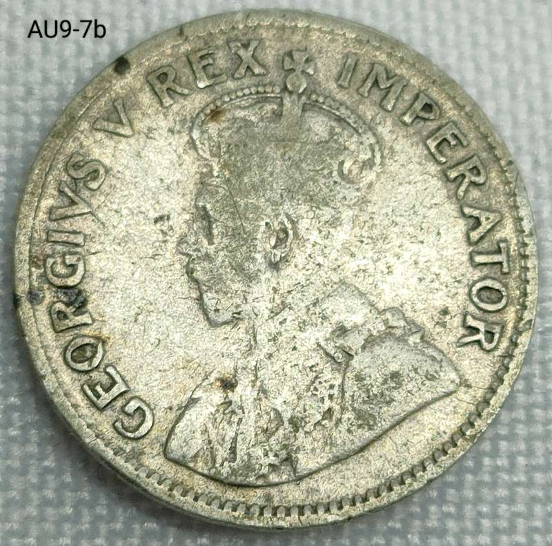 1933 Union of SA threepence - tickey - .800 silver coin