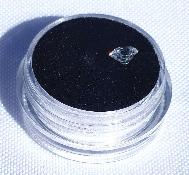 Real CVD lab grown diamond -with jeweler's confirmation and valuation - 0.53 ct-VS1-E/F colour-round