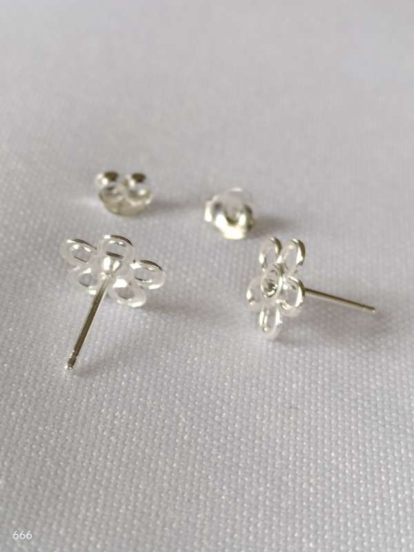 New Sterling Silver Austrian Crystal earrings: Gorgeous design