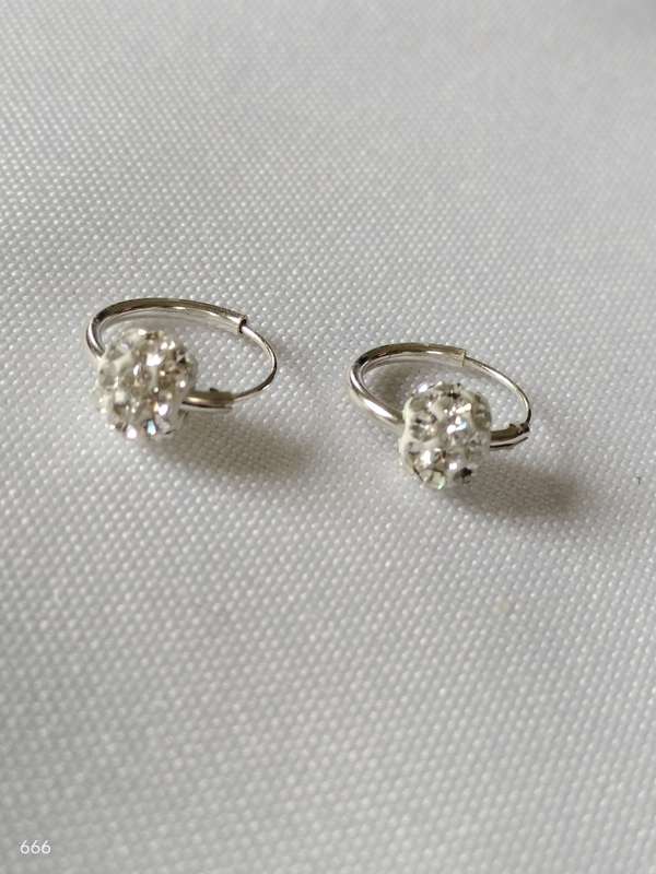 New Sterling Silver Austrian Crystal earrings: Gorgeous design