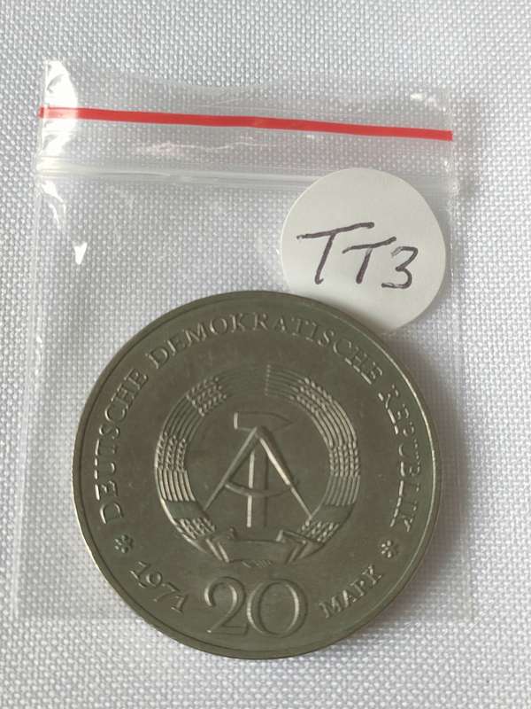 1871-1950 Heinrich Mann: Commemorative non-circulation coin: 20 Mark issued 1971: Good detail