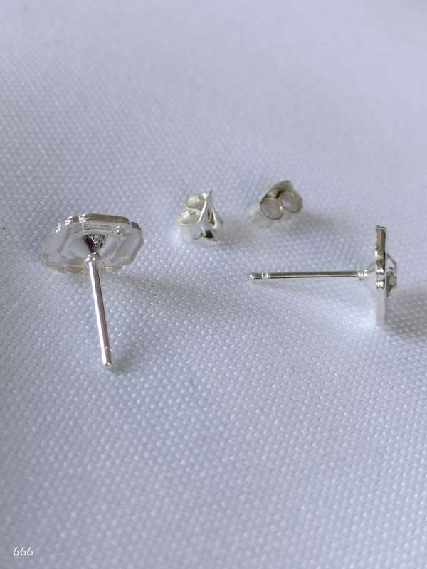 New Sterling Silver Austrian Crystal earrings: Gorgeous design