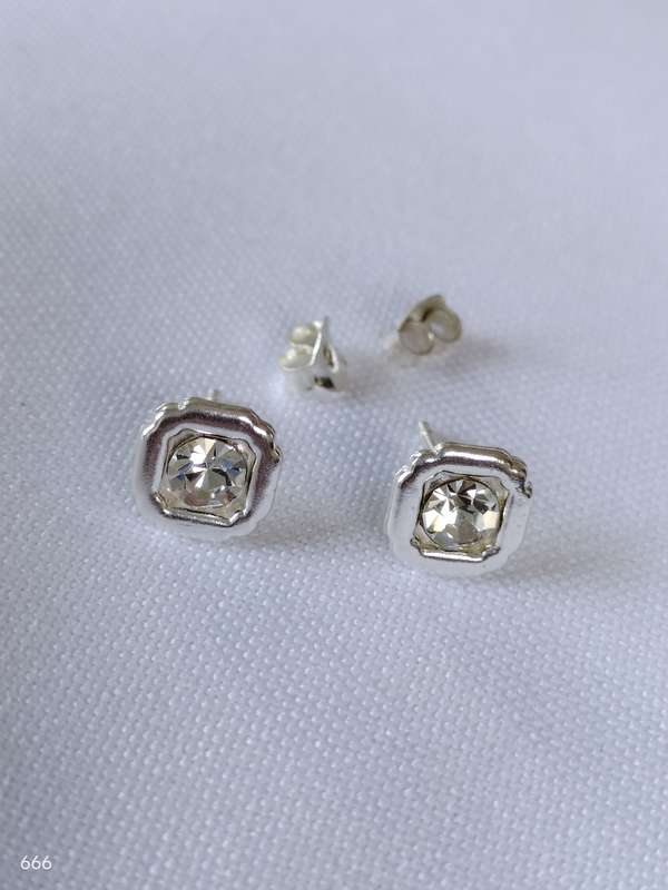 New Sterling Silver Austrian Crystal earrings: Gorgeous design
