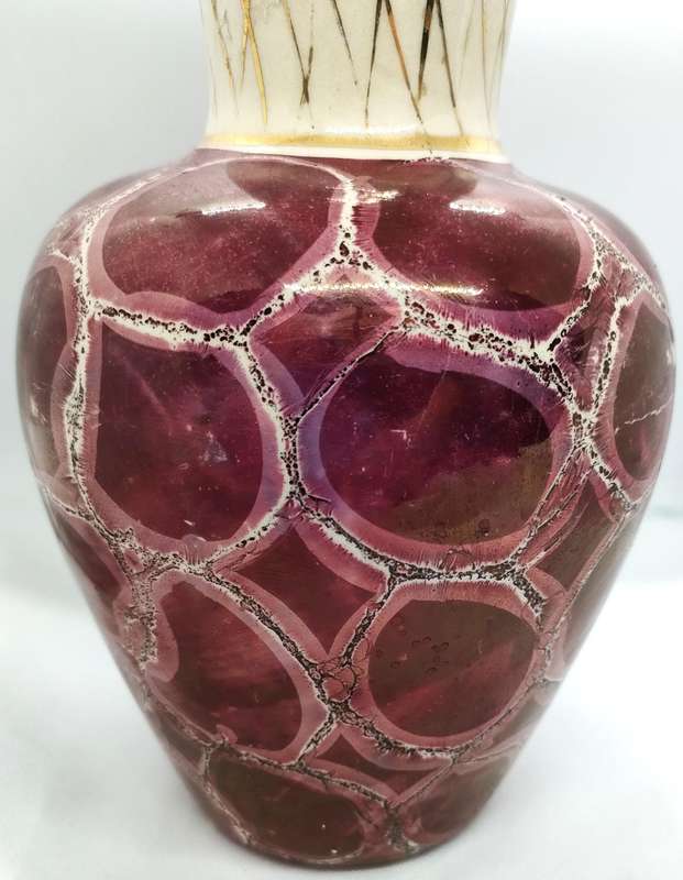 Vintage tall Ceramic Italian crackle pattern vase in excellent condition - no damage
