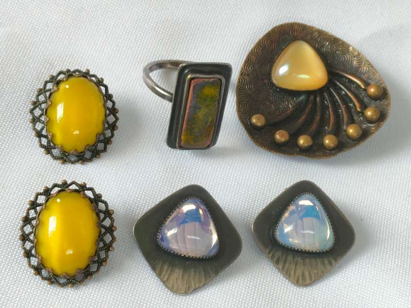Vintage jewellery lot- good condition