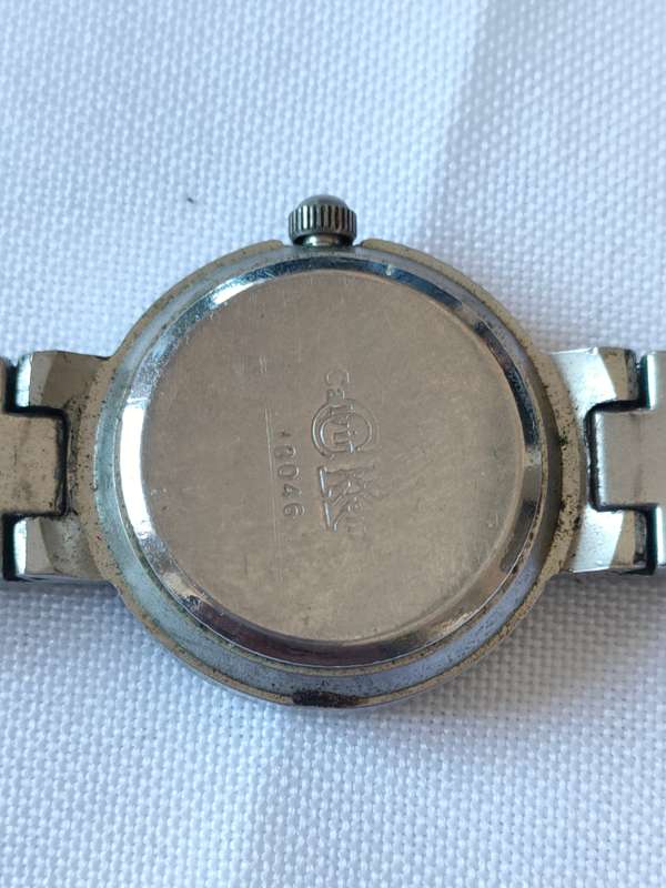 Vintage Daniel Klein Ladies Quartz watch: Non-runner: Requires battery