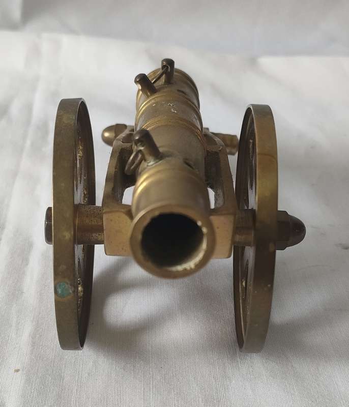 Well-crafted Brass Canon: Lovely item and a lovely addition to any collection L:130 mm: H:70mm
