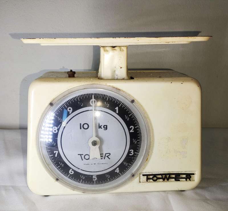 Vintage Tower Scale - Good Condition