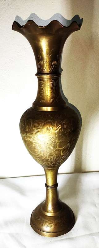 Gorgeous tall Brass vase in mint condition-405mm high