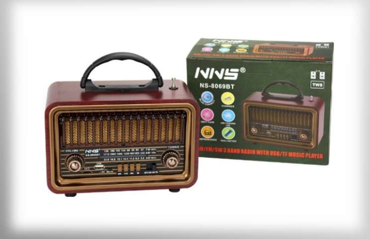 Retro style wood Small radio Speaker