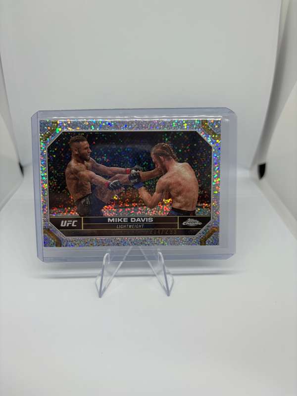 2024 Topps Chrome UFC - Mike Davis Speckle Refractor 204/299 #139
