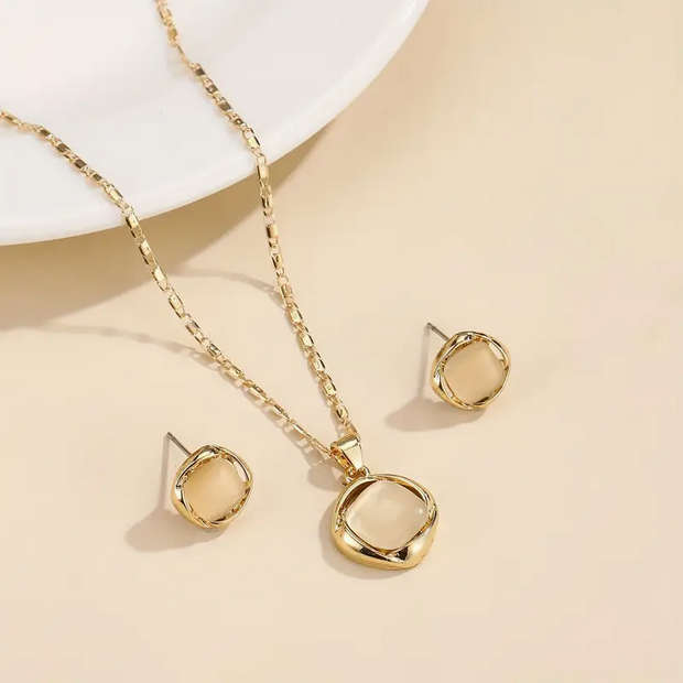 Elegant Vintage Watch and Jewelry set for Ladies (Earrings & Necklace)