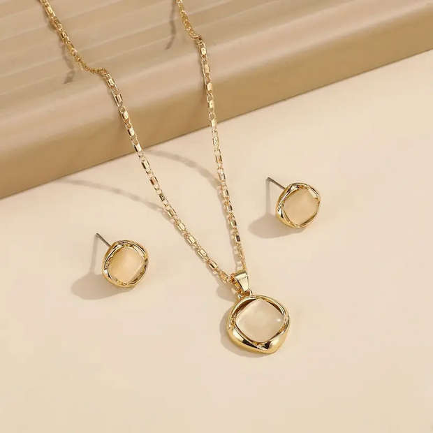 Elegant Vintage Watch and Jewelry set for Ladies (Earrings & Necklace)