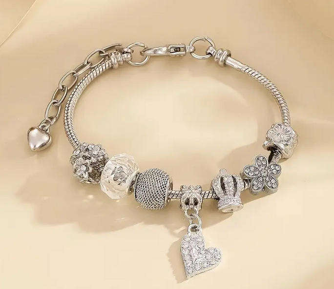 Charm Bracelet with Heart Pendant
