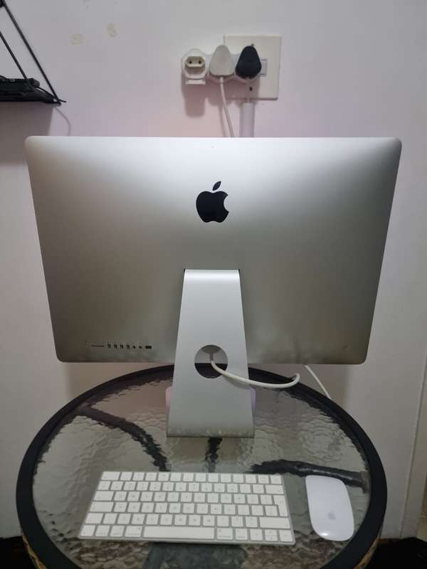 Apple Imac 27" Retina 5K(Late 2015)/i5 Quad core/16GB Ram/480GB SSD