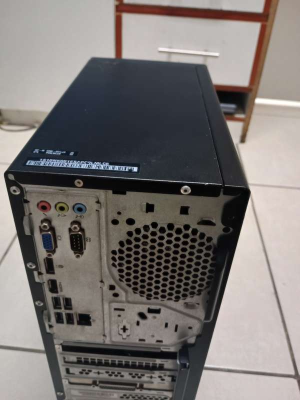 Lenovo 520-15IKL Desktop/Core i5 7th gene,8gb Ram/256gb SSD