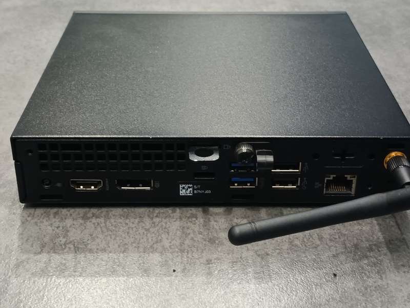 Dell optiplex 3070 Micro/Core i5 9th gene CPU/16GB Memory/512GB Nvme