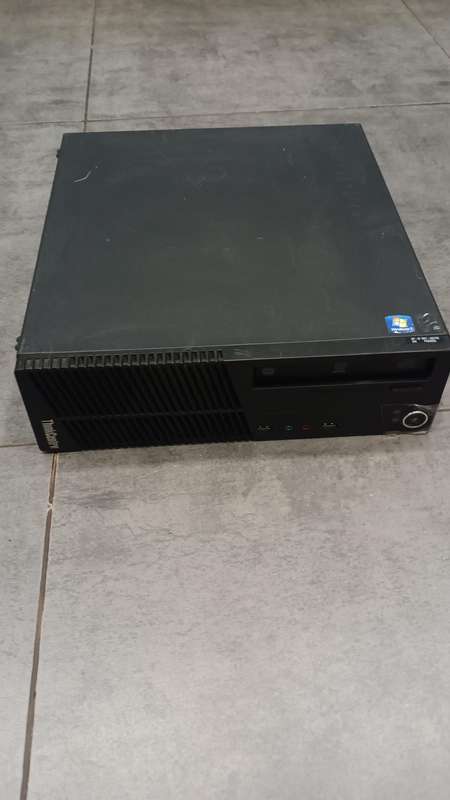 Lenovo Thinkcenter M73 / Core i5 4th gene /500gb hdd /8gb Memory