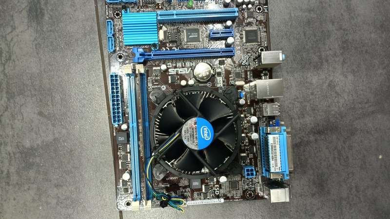 Asus H61M-C Combo / Core i5 3rd gene processor/8gb Memory/Cooler