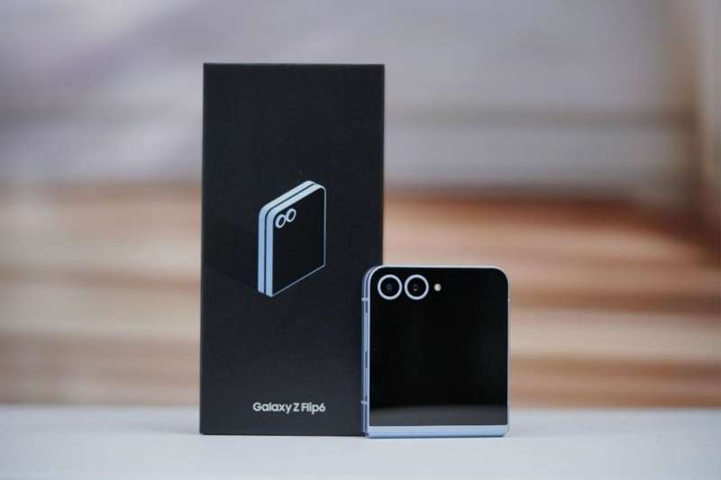 Samsung Galaxy Flip 6