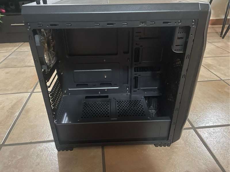 Evetech Base case with 4 - 120mm fans