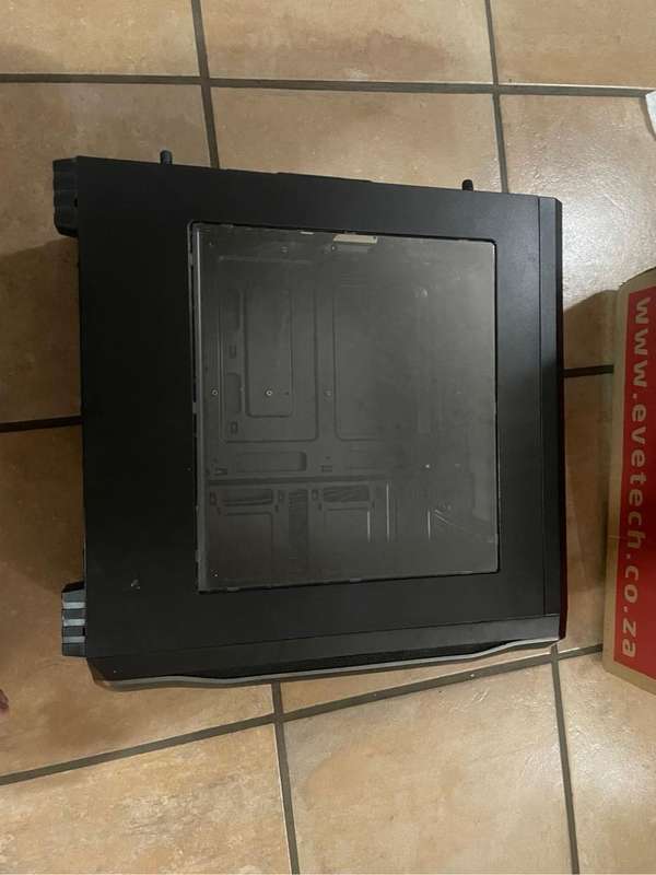 Evetech Base case with 4 - 120mm fans