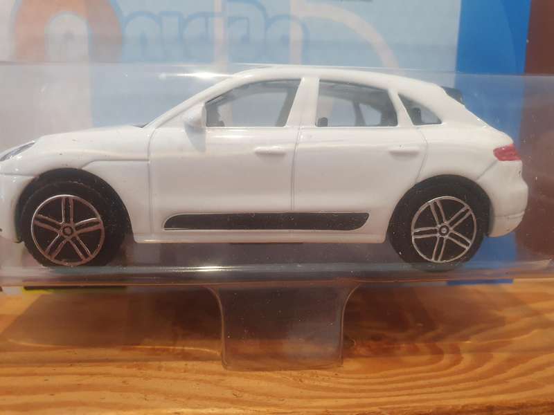 PORSCHE HATCH