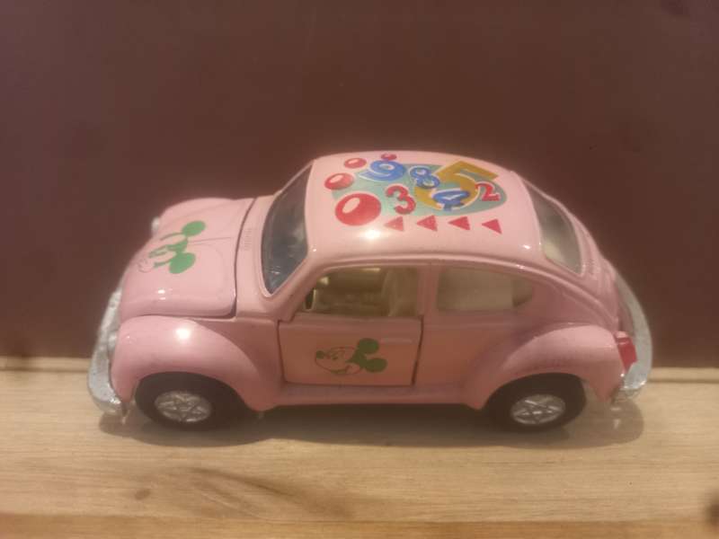 VW PINK   DECORATED  MICKEY MOUSE   DIE CAST     SCALE 1/36