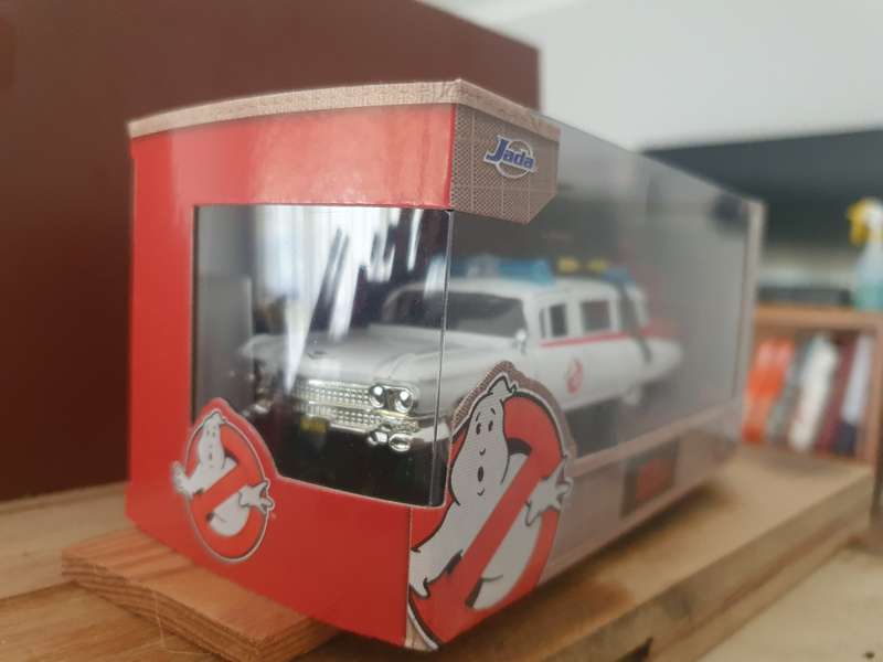 Ghost Busters  DIE CAST       FULLY KITTED  ICONIC    STATION WAGON   ORIGINAL BOX