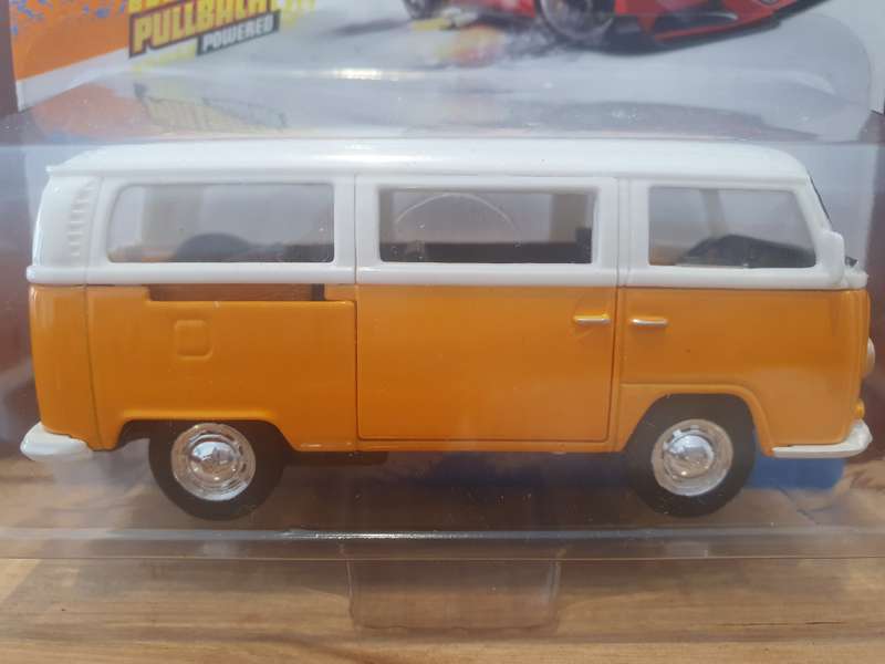 VW  MICROBUS DIECAST  SCALE    1/43